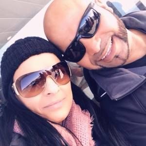 Meet your Posher, Mona